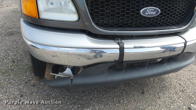 image for item FO9172 2004 Ford F150 SuperCab pickup truck