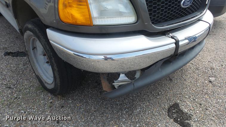 image for item FO9172 2004 Ford F150 SuperCab pickup truck