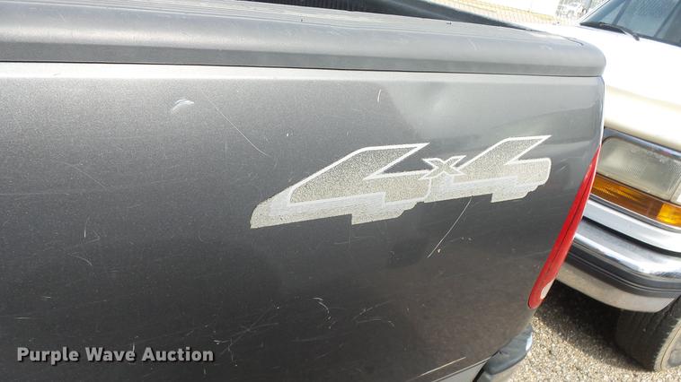 image for item FO9172 2004 Ford F150 SuperCab pickup truck