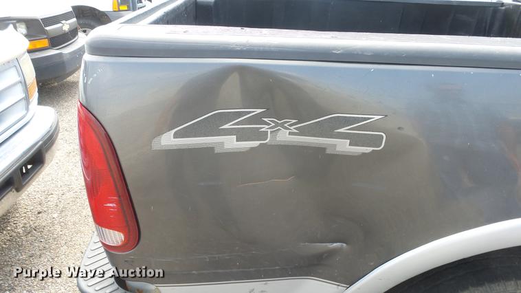 image for item FO9172 2004 Ford F150 SuperCab pickup truck