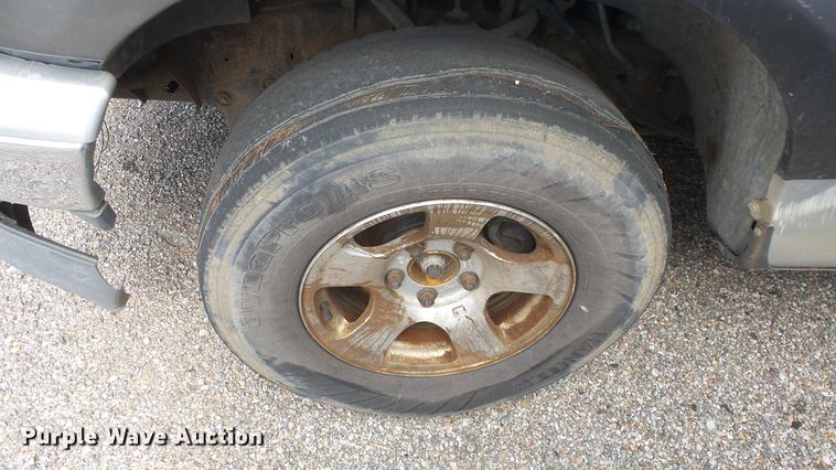 image for item FO9172 2004 Ford F150 SuperCab pickup truck