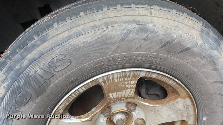 image for item FO9172 2004 Ford F150 SuperCab pickup truck