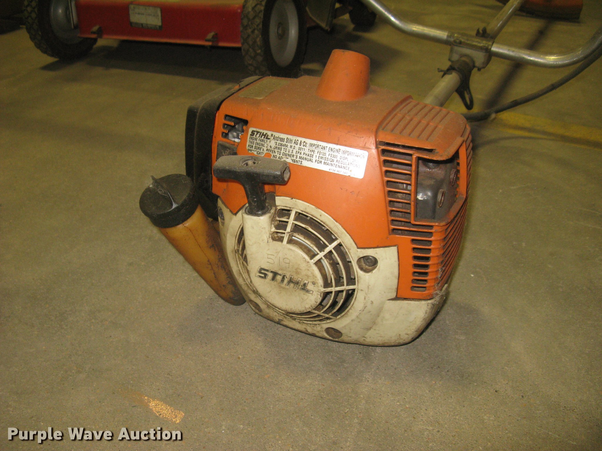 Lawn and garden equipment in South Hutchinson, KS Item DQ9715 sold