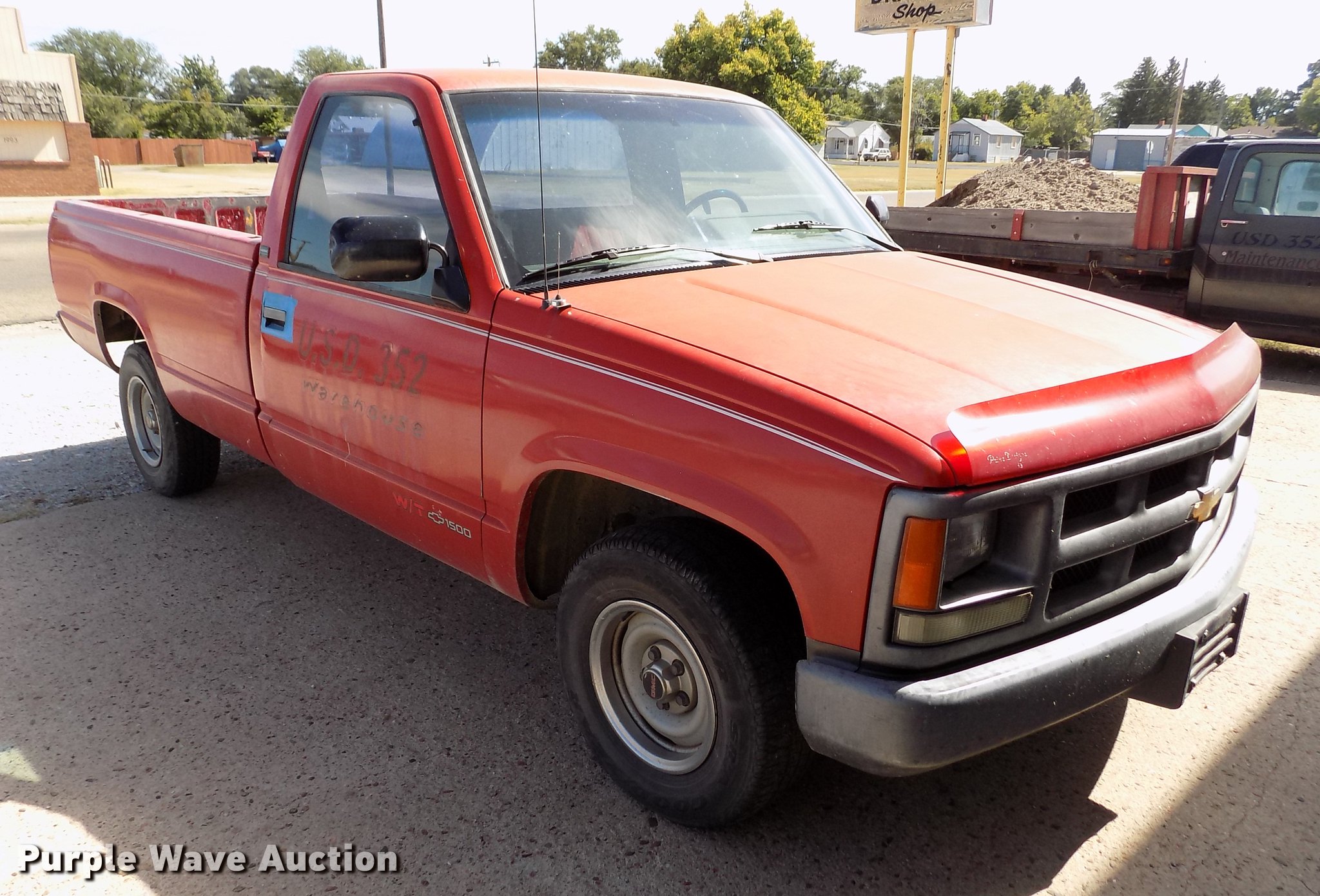 1991 Chevrolet Cheyenne 1500 pickup truck in Goodland, KS Item ER9186