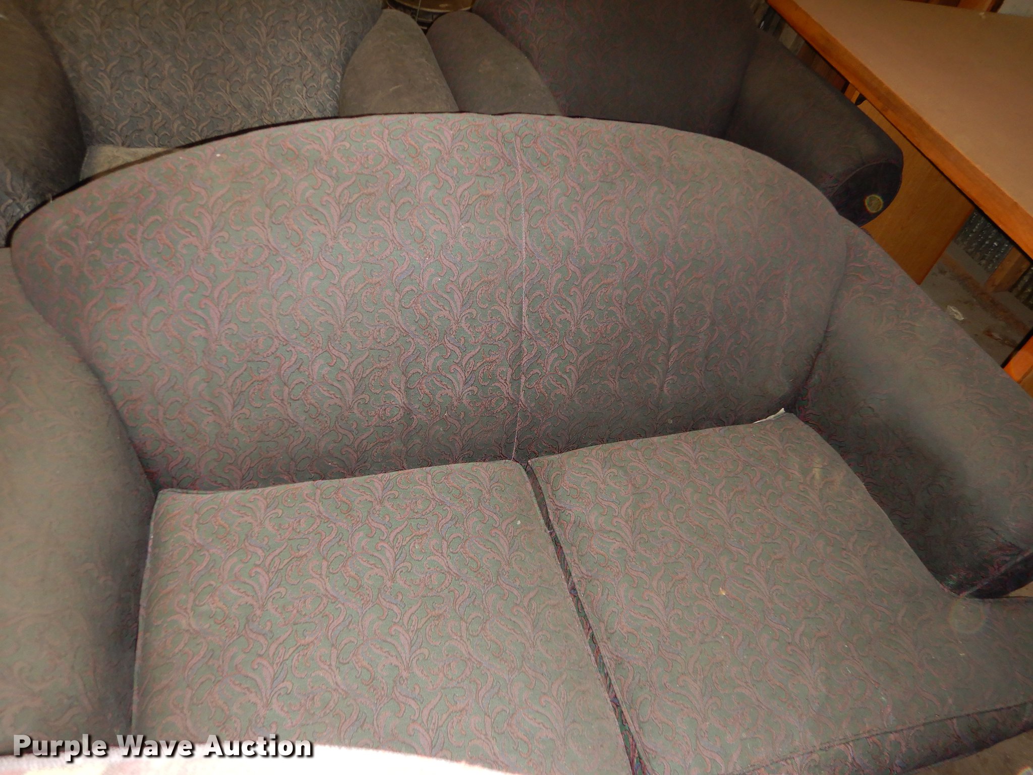 Furniture in Manhattan, KS Item FC9382 sold Purple Wave