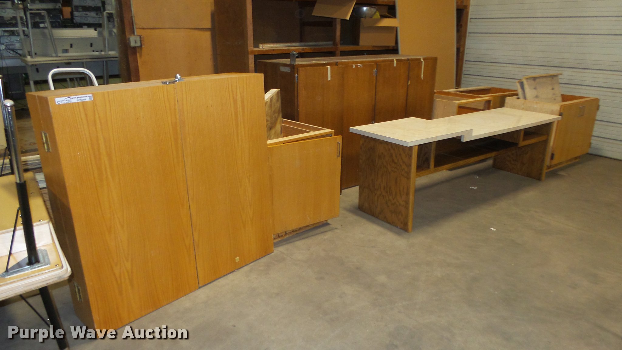 Wood in Hutchinson, KS Item FO9094 sold Purple Wave