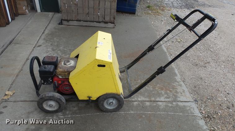 image for item AM9180 Lawn aerator