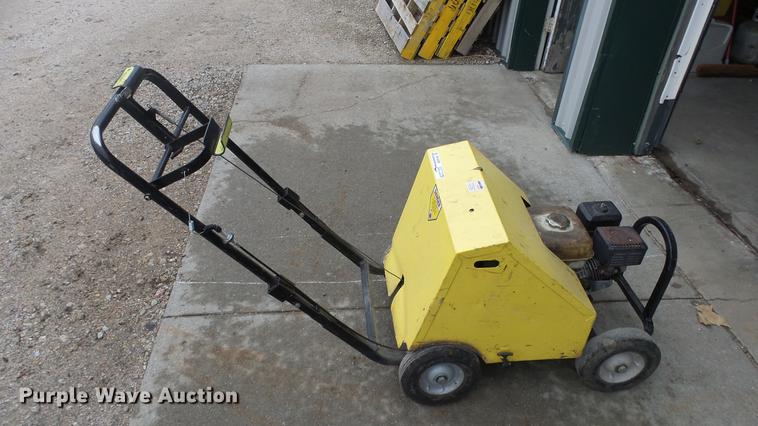 image for item AM9180 Lawn aerator