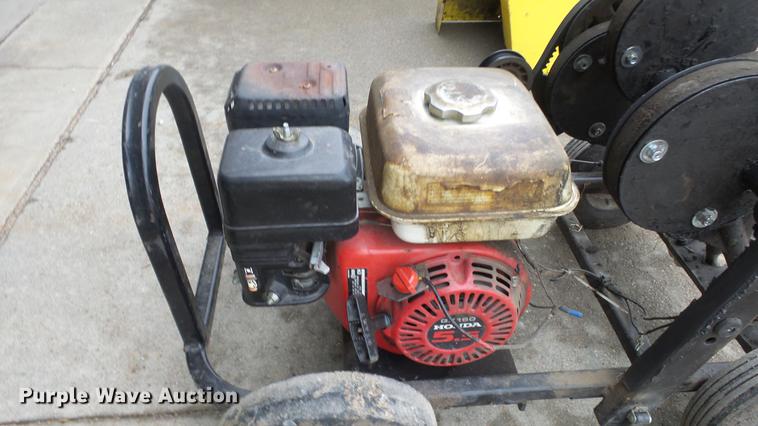 image for item AM9180 Lawn aerator