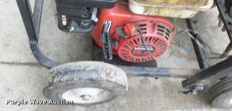 image for item AM9180 Lawn aerator