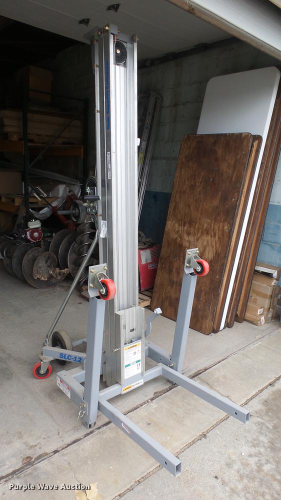 image for item AM9184 2013 Genie SLC-12 material lift