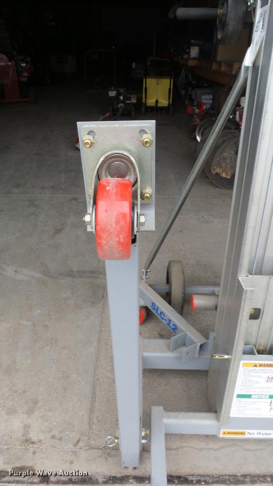 image for item AM9184 2013 Genie SLC-12 material lift