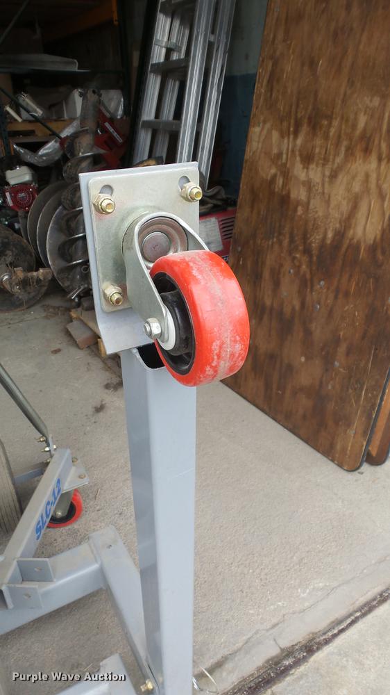 image for item AM9184 2013 Genie SLC-12 material lift