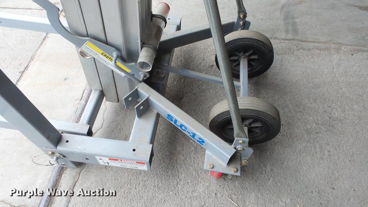 image for item AM9184 2013 Genie SLC-12 material lift