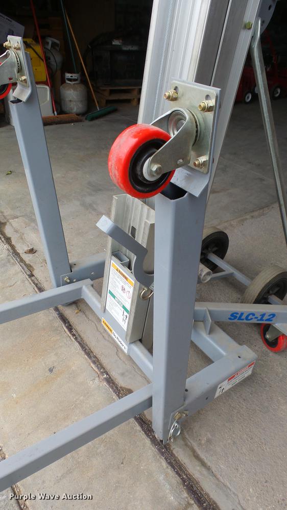 image for item AM9184 2013 Genie SLC-12 material lift