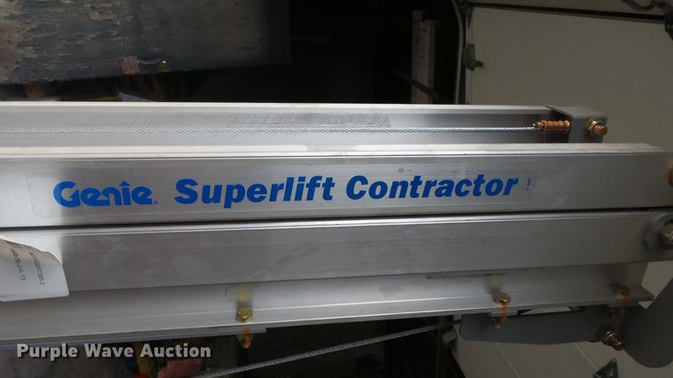 image for item AM9184 2013 Genie SLC-12 material lift