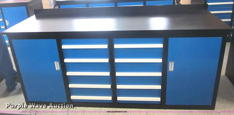 image for item DA8283 Steel tool bench