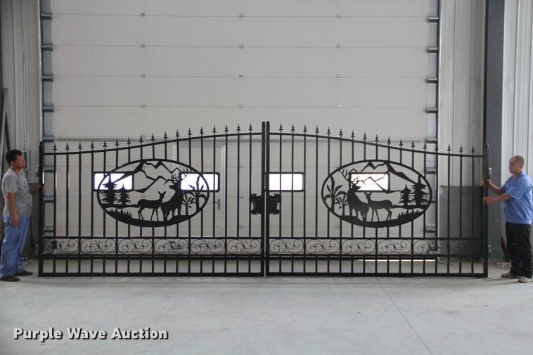 image for item DA8288 Wrought iron driveway entrance gate