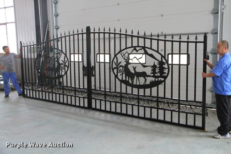 image for item DA8288 Wrought iron driveway entrance gate