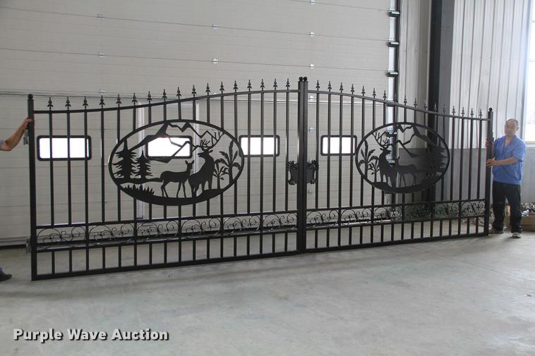 image for item DA8290 Wrought iron driveway entrance gate