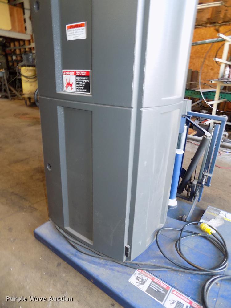 image for item DB8546 2010 Lantech Q300XT stretch wrapping system