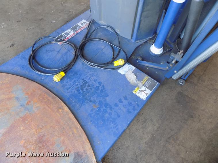 image for item DB8546 2010 Lantech Q300XT stretch wrapping system