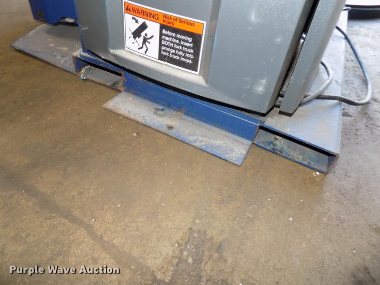 image for item DB8546 2010 Lantech Q300XT stretch wrapping system