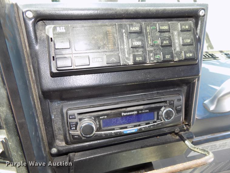 image for item DB8558 1996 MCI 102-D3 coach bus