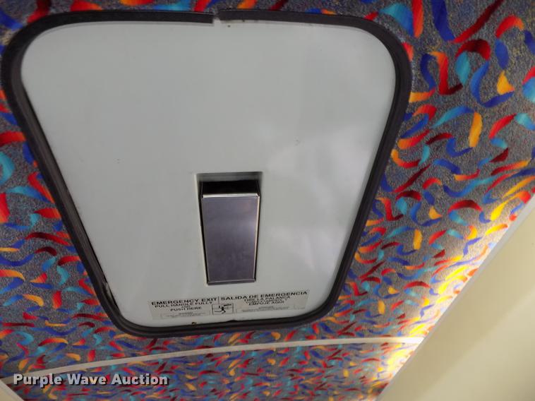 image for item DB8558 1996 MCI 102-D3 coach bus