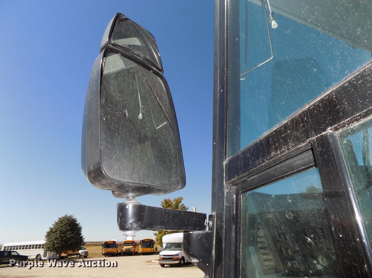 image for item DB8558 1996 MCI 102-D3 coach bus