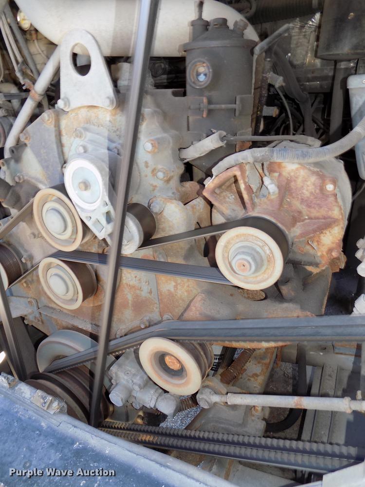 image for item DB8558 1996 MCI 102-D3 coach bus