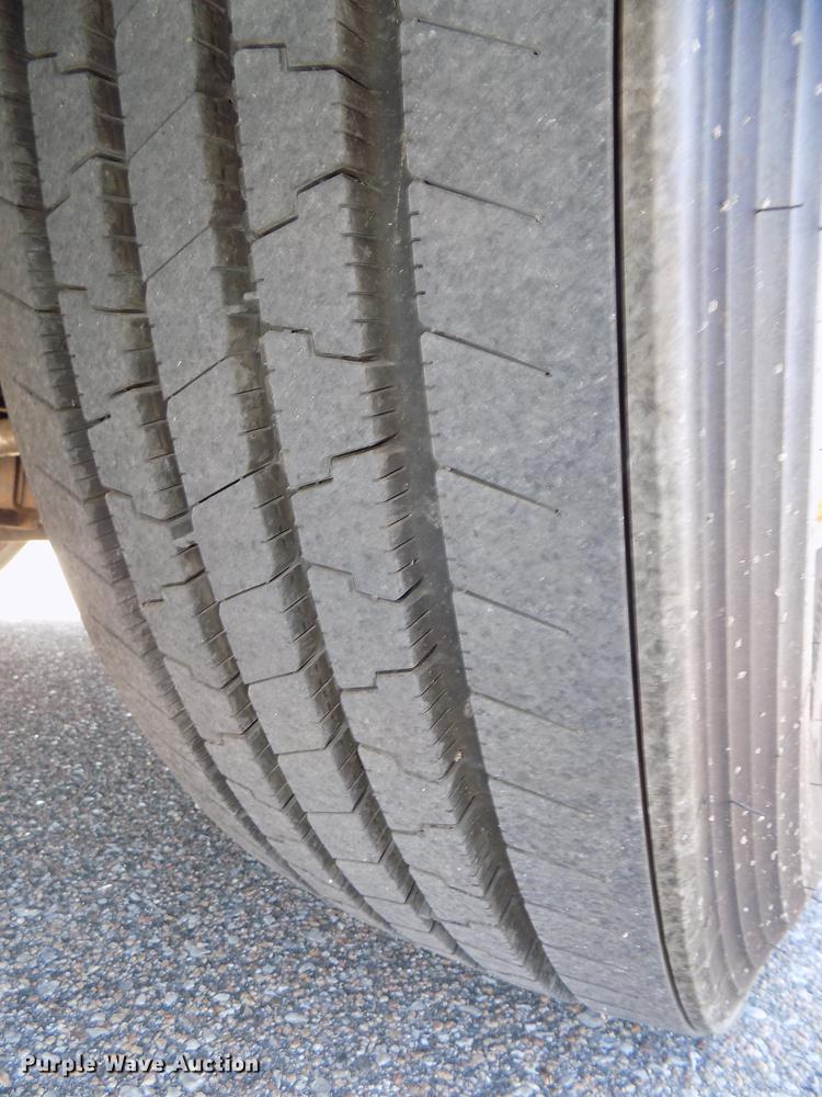 image for item DB8558 1996 MCI 102-D3 coach bus