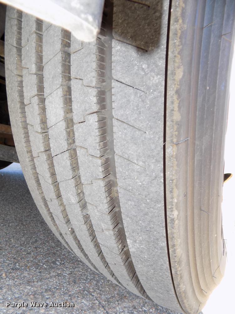 image for item DB8558 1996 MCI 102-D3 coach bus