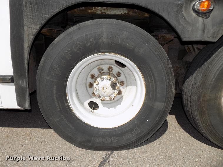 image for item DB8558 1996 MCI 102-D3 coach bus