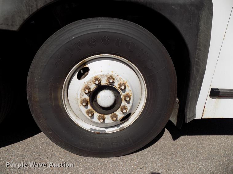 image for item DB8558 1996 MCI 102-D3 coach bus