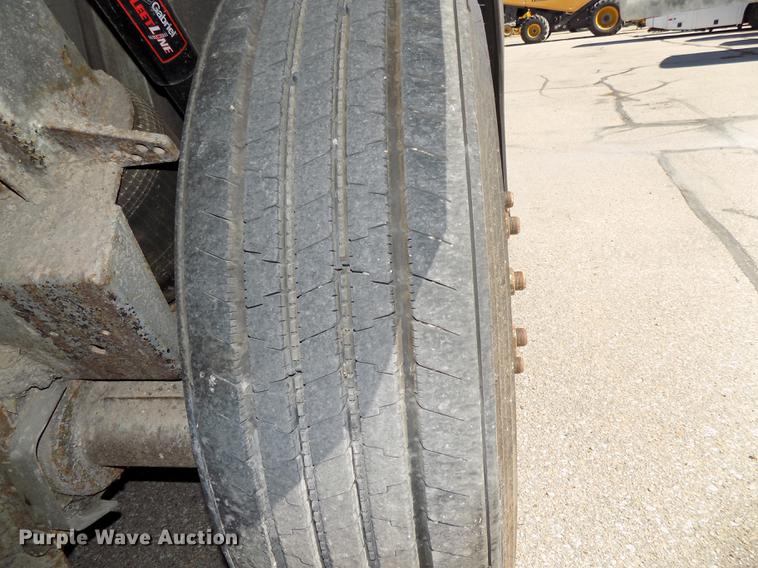 image for item DB8558 1996 MCI 102-D3 coach bus