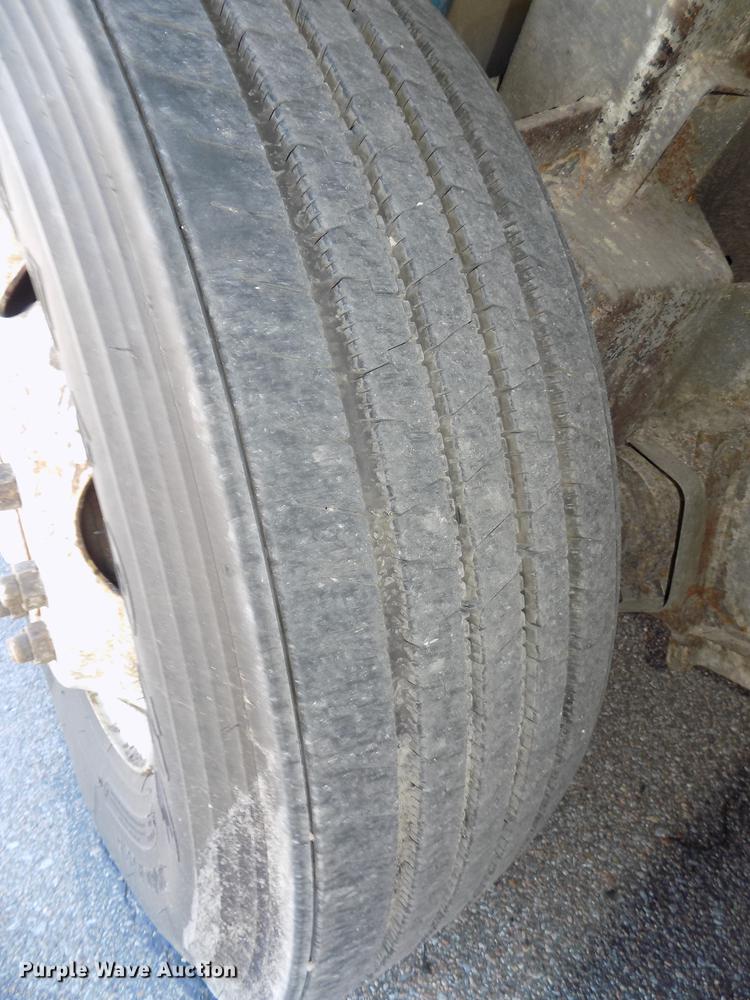 image for item DB8558 1996 MCI 102-D3 coach bus