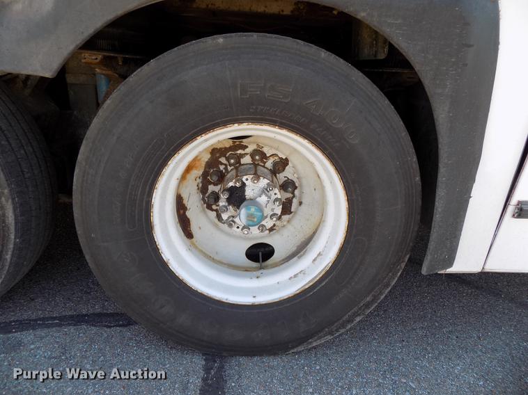 image for item DB8558 1996 MCI 102-D3 coach bus