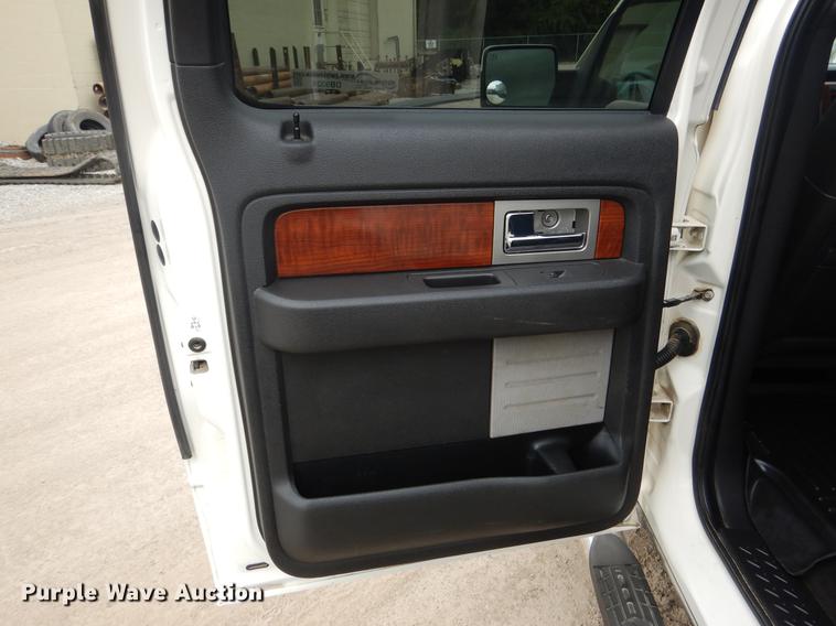 image for item DB9324 2009 Ford F150 Lariat SuperCrew pickup truck