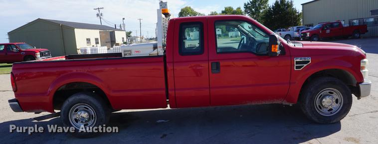 image for item DD6587 2010 Ford F250 Super Duty SuperCab pickup truck