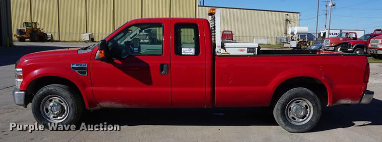 image for item DD6587 2010 Ford F250 Super Duty SuperCab pickup truck