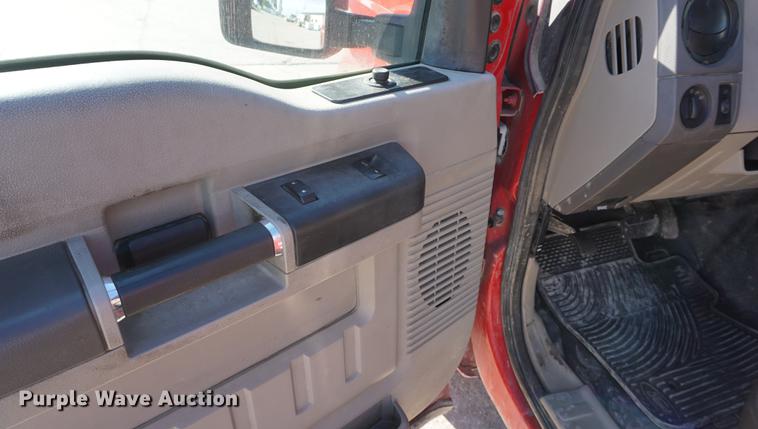 image for item DD6587 2010 Ford F250 Super Duty SuperCab pickup truck