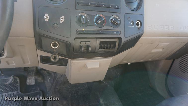 image for item DD6587 2010 Ford F250 Super Duty SuperCab pickup truck