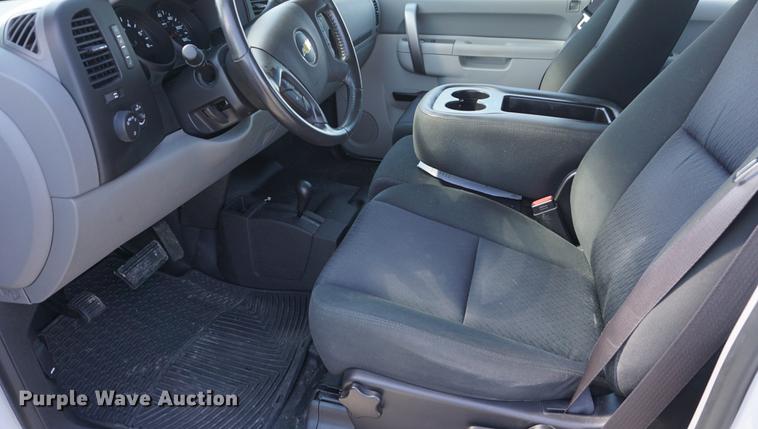 image for item DD6611 2012 Chevrolet Silverado 1500 Ext. Cab pickup truck