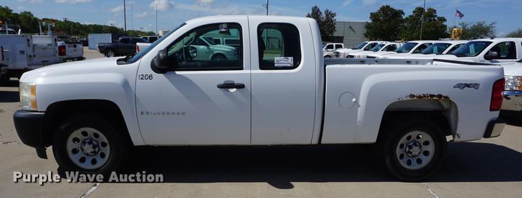 image for item DD6612 2007 Chevrolet Silverado 1500 Ext. Cab pickup truck