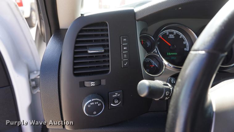 image for item DD6613 2012 Chevrolet Silverado 1500 Crew Cab pickup truck