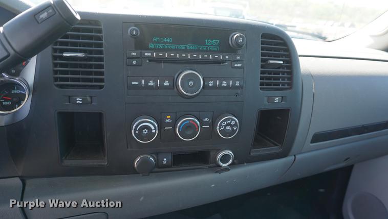 image for item DD6614 2012 Chevrolet Silverado 2500HD Crew Cab pickup truck