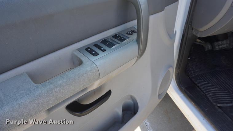 image for item DD6616 2008 Chevrolet Silverado 2500HD Ext. Cab pickup truck