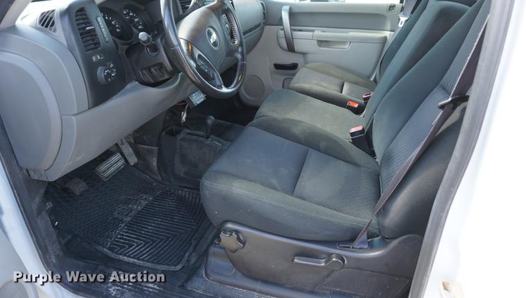 image for item DD6617 2012 Chevrolet Silverado 1500 pickup truck