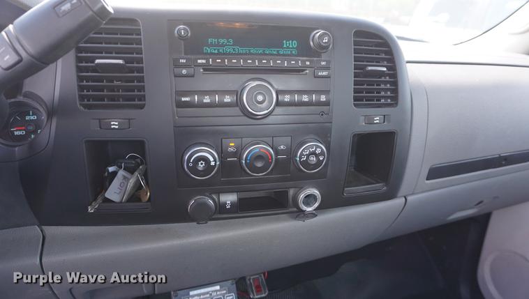 image for item DD6617 2012 Chevrolet Silverado 1500 pickup truck